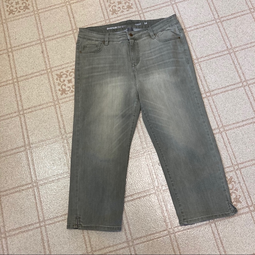 plus size  AVENUE CAPRIS